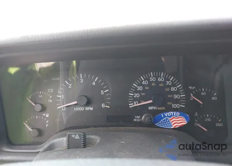 2000 Jeep Cherokee Sport z USA, uszkodzony, nr VIN 1J4FF48S4YL212765